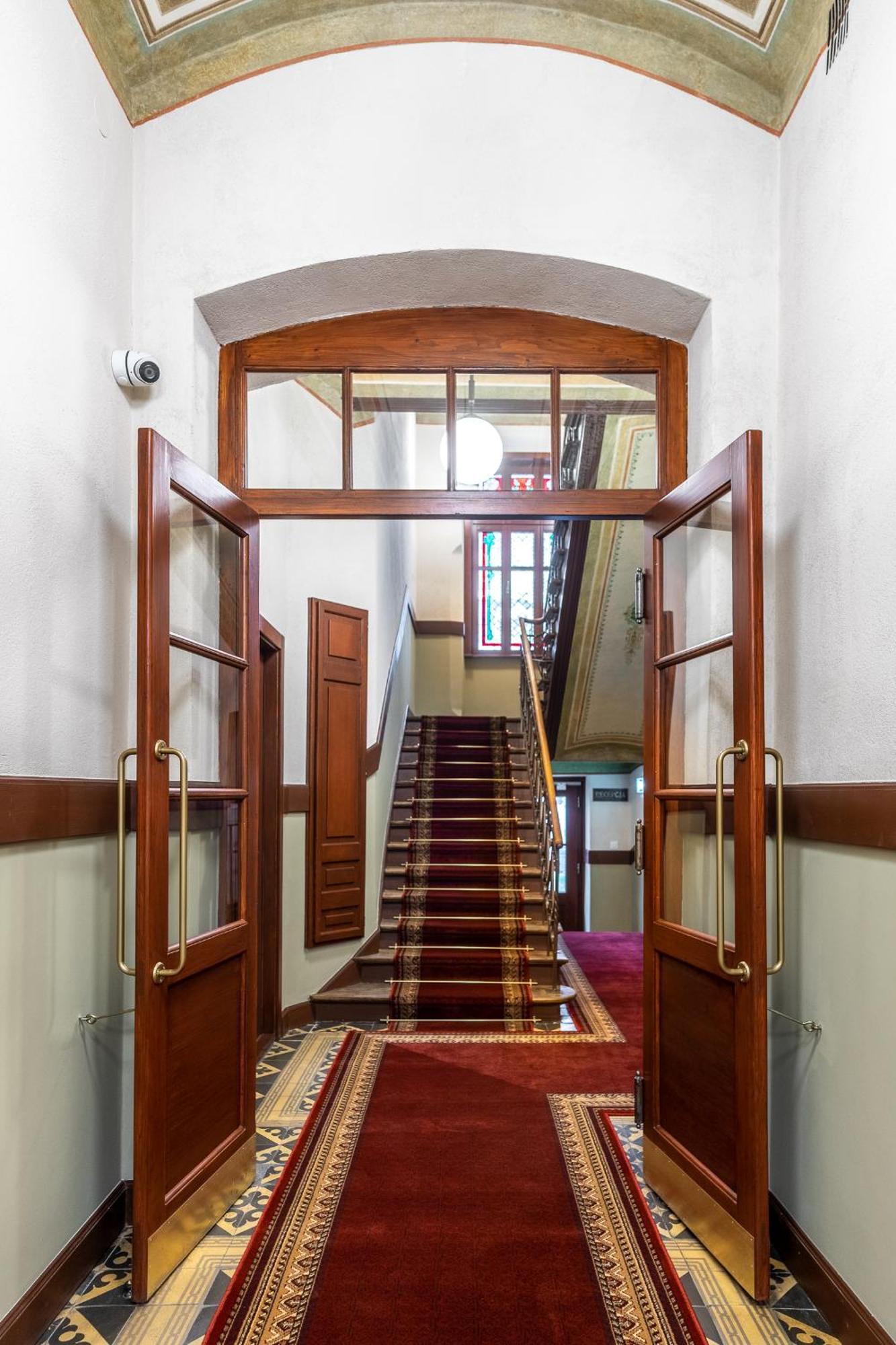 Old Town Ac Apartments Main Raiway Station 크라쿠프 외부 사진