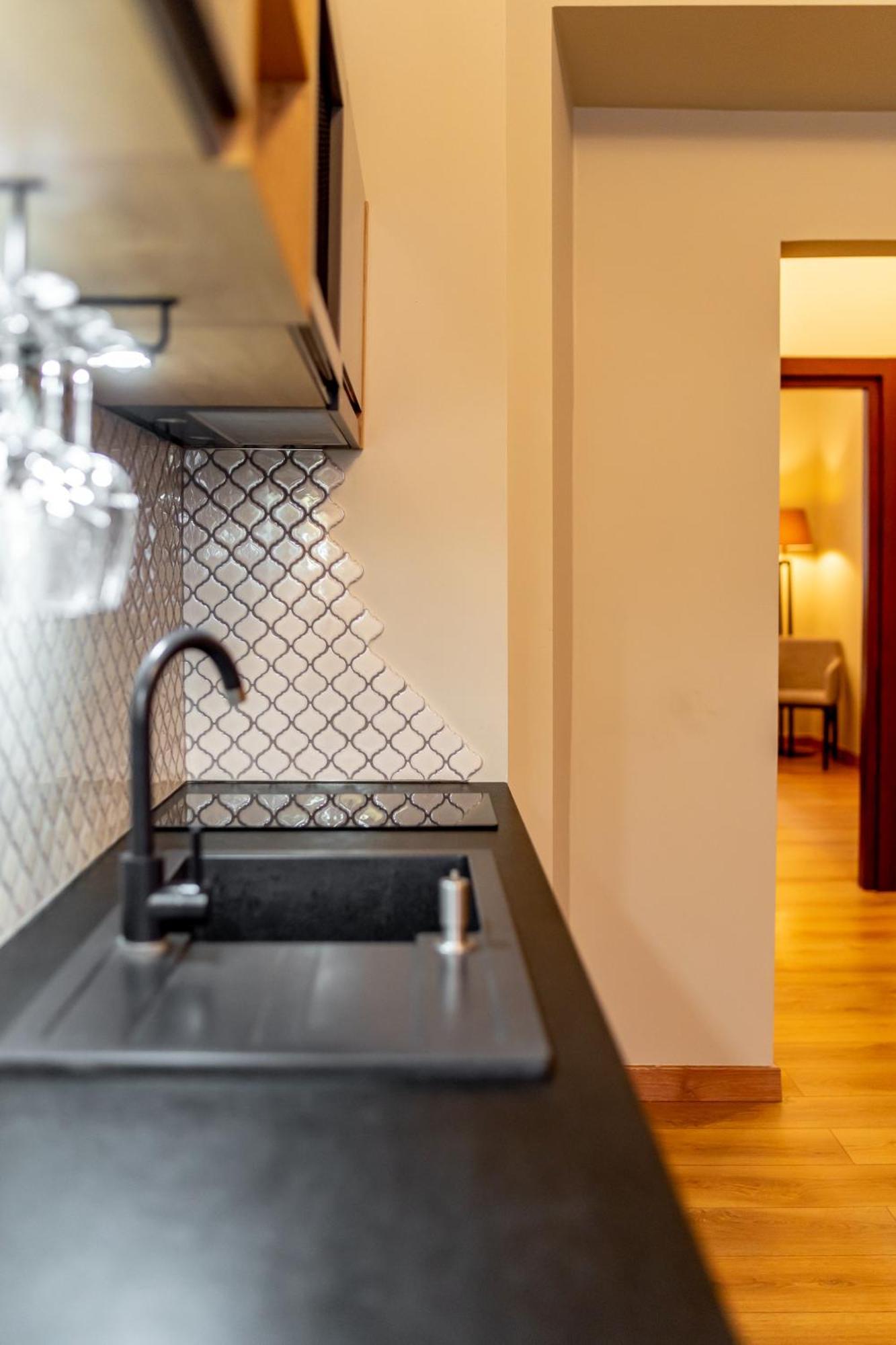 Old Town Ac Apartments Main Raiway Station 크라쿠프 외부 사진