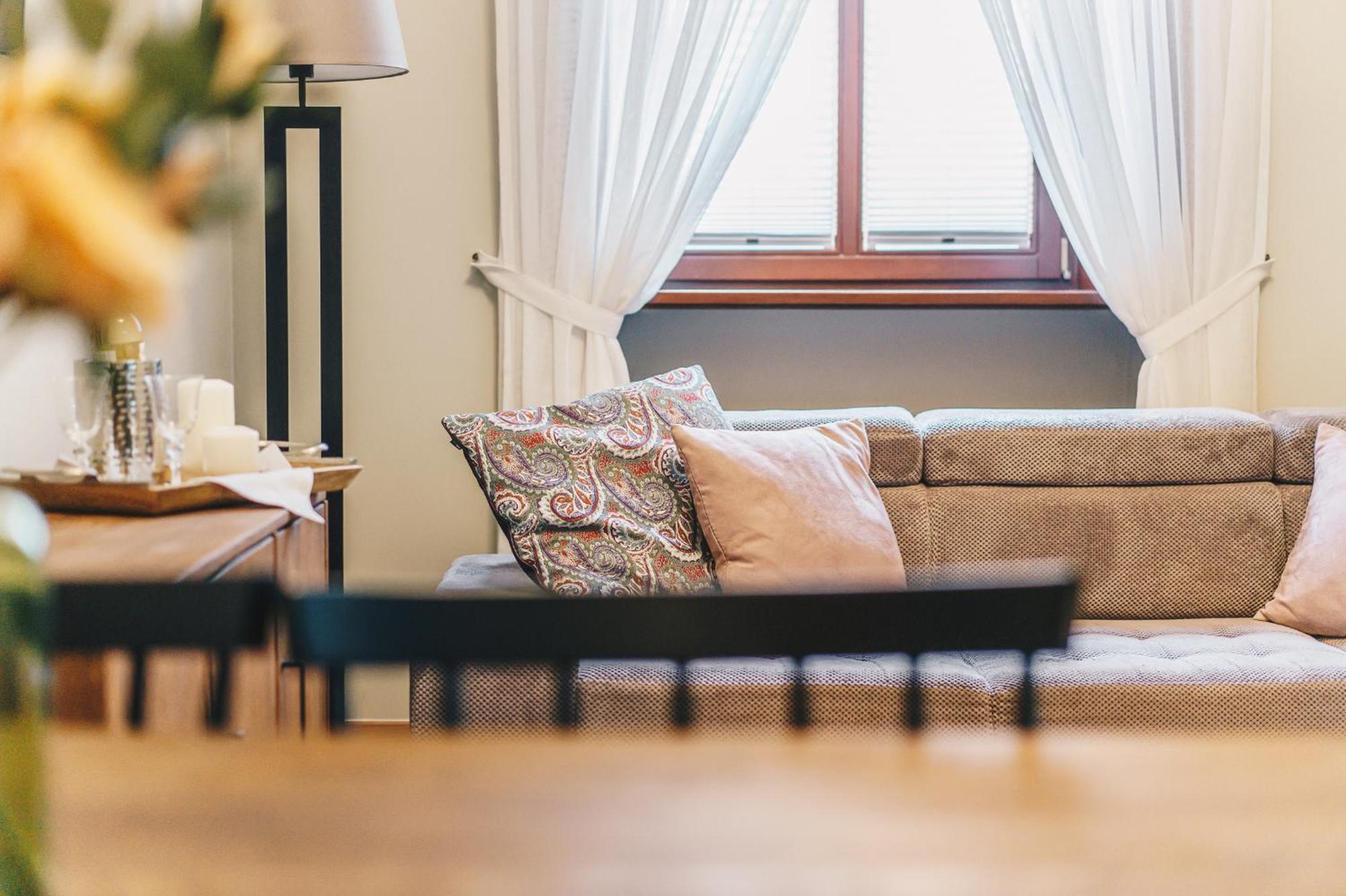 Old Town Ac Apartments Main Raiway Station 크라쿠프 외부 사진