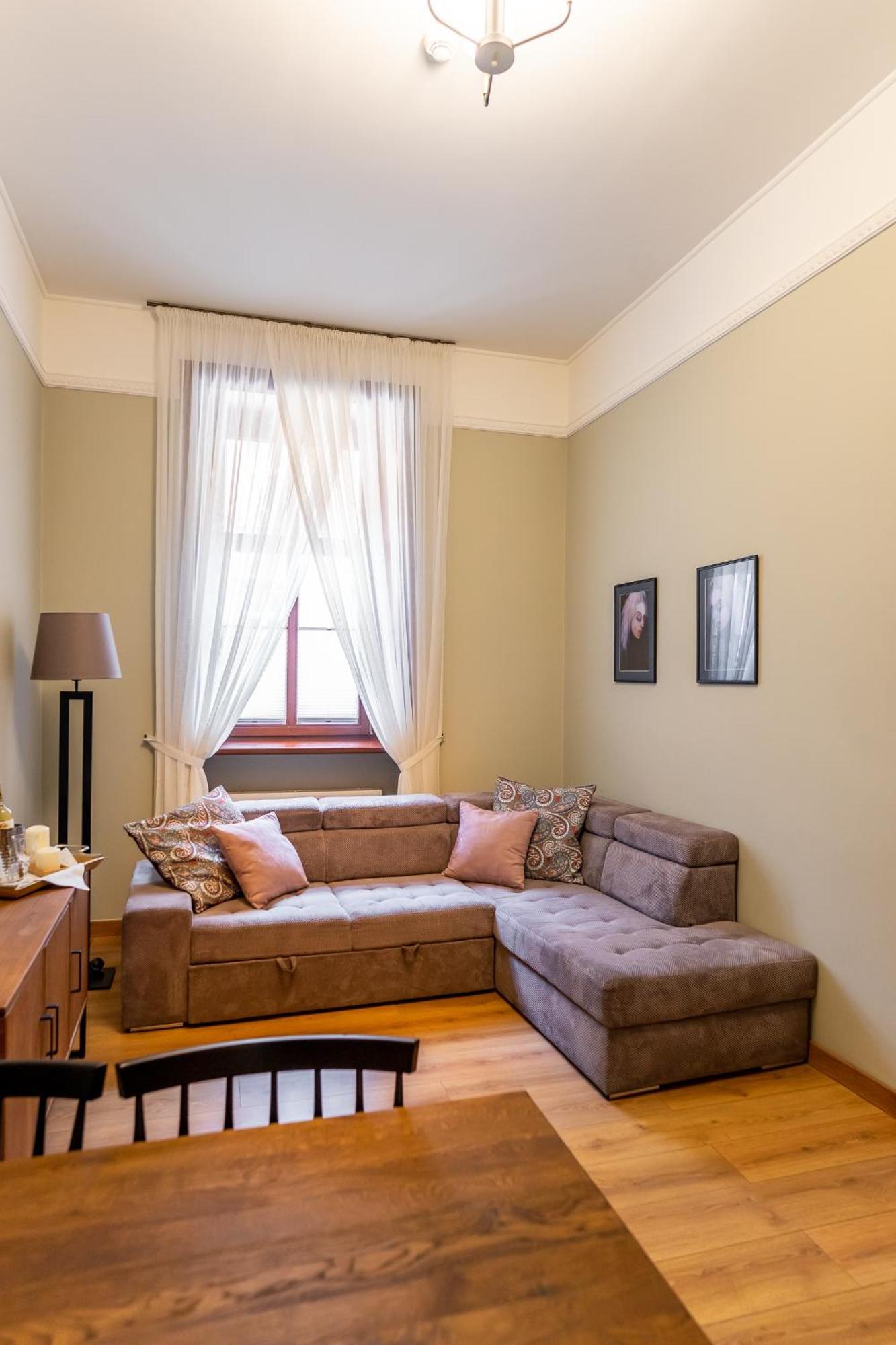 Old Town Ac Apartments Main Raiway Station 크라쿠프 외부 사진